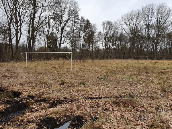 Sportplatz am Gutshof - Uckerland-Kutzerow