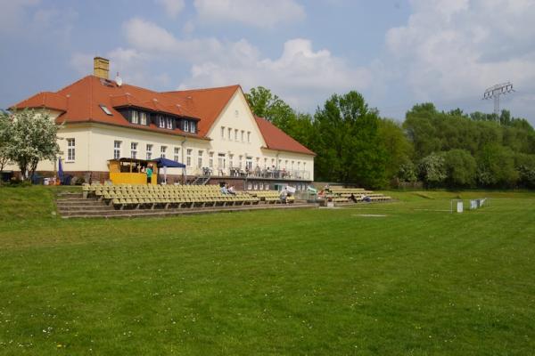 Südkampfbahn (alt) - Leipzig-Dölitz