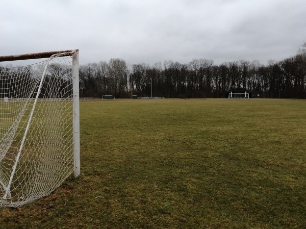 Stadion Miejski w Ołtarzewie obok - Ołtarzew