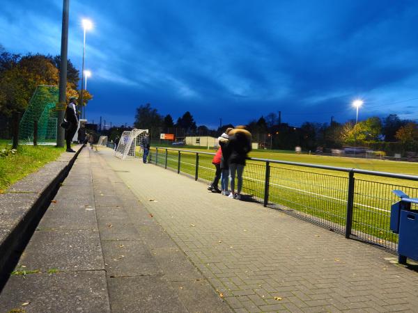 Sportplatz Seeheimer Weg - Düsseldorf-Oberbilk