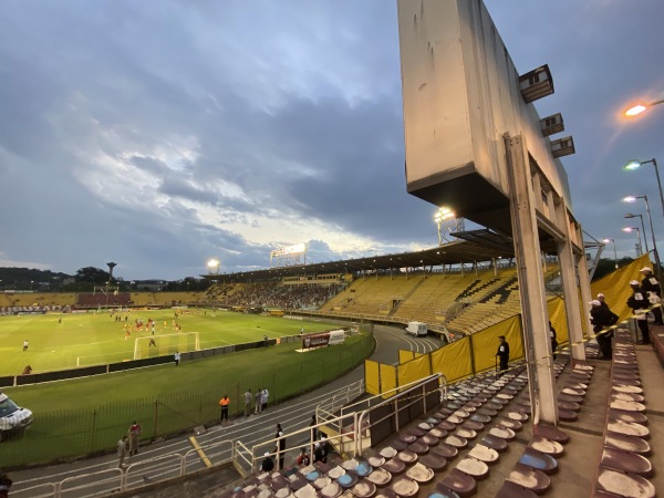 Estádio Raulino de Oliveira - Volta Redonda, RJ