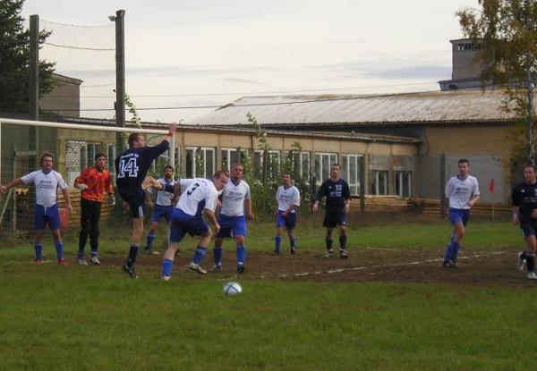 Sportplatz am Bahnhof - Milmersdorf
