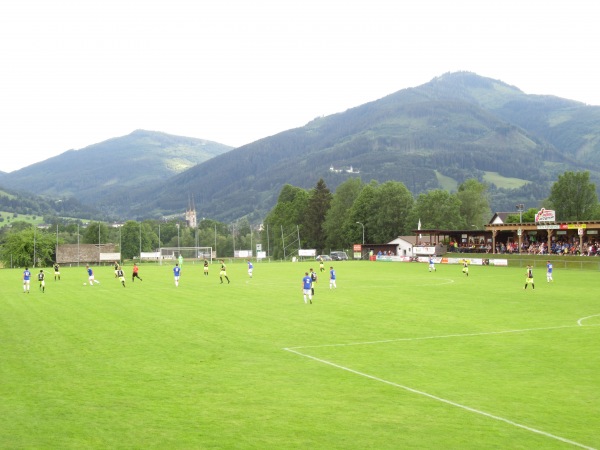 Pörl Arena - Hall