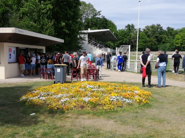 Stade des Bourgognes - Vineuil-Saint-Firmin