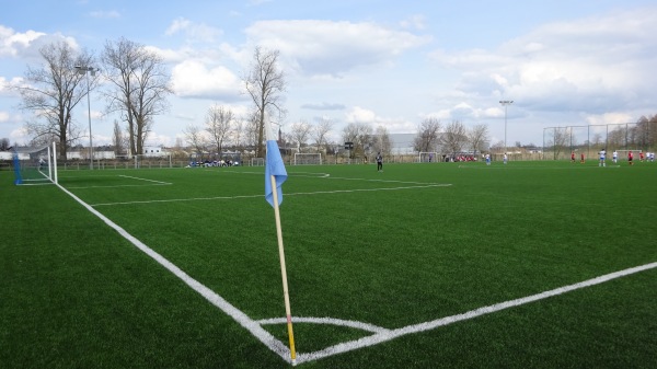 Stadion Sportowy Miejskiego Ośrodka Sportu i Rekreacji w Myszkowie obok - Myszków
