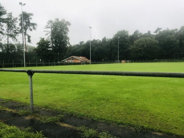 Waldbadstadion Nebenplatz 1 - Uelsen