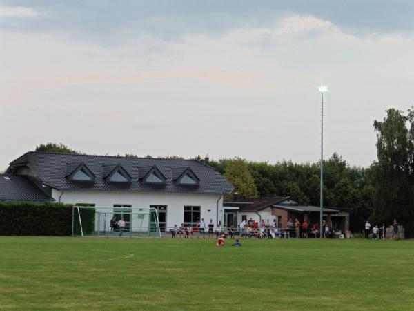 Rheinhöhen-Stadion - Remagen-Oedingen