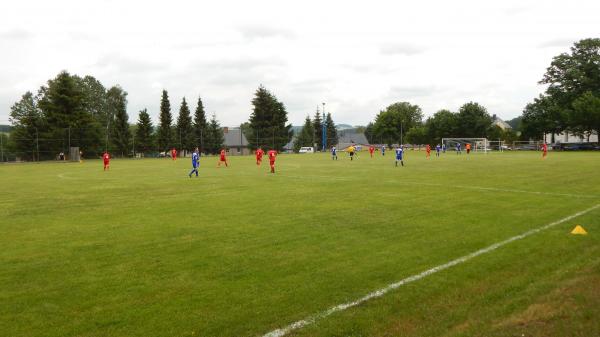 Sportplatz an der Kirche - Lichtenberg/Erzgebirge-Weigmannsdorf
