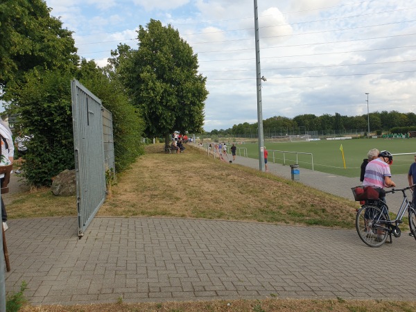 Sportplatz Reichensteinstraße - Troisdorf-Kriegsdorf