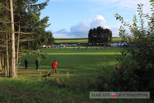 Sportplatz am Wieselborner Hof - Knopp-Labach