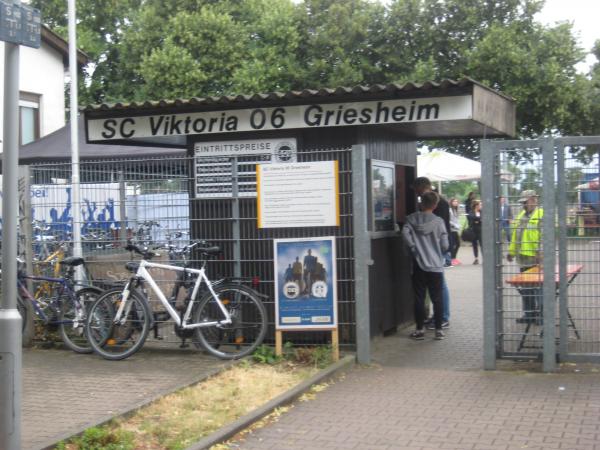 Südstadion im Sportzentrum Am Hegelsberg - Griesheim