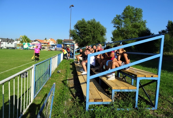 Futbalový štadión Malé Leváre - Malé Leváre