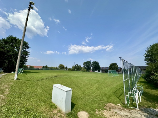 Klausenstadion Nebenplatz - Mengkofen
