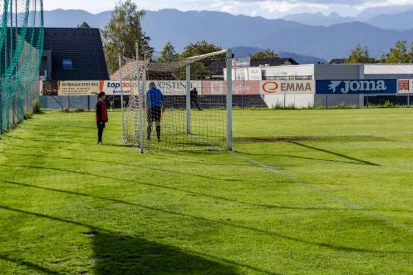Stadion Na žagi - Lesce