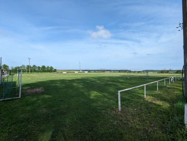 Sportplatz Rotdornstraße - Fehrbellin-Karwesee