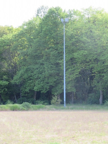 Walter-Bettges-Stadion F-Platz - Langenhagen