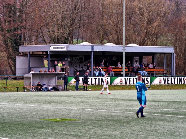 Wiesengrund-Stadion - Meschede-Grevenstein