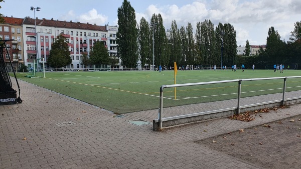 Friedrich-Ludwig-Jahn-Sportpark Platz 4 - Berlin-Prenzlauer Berg