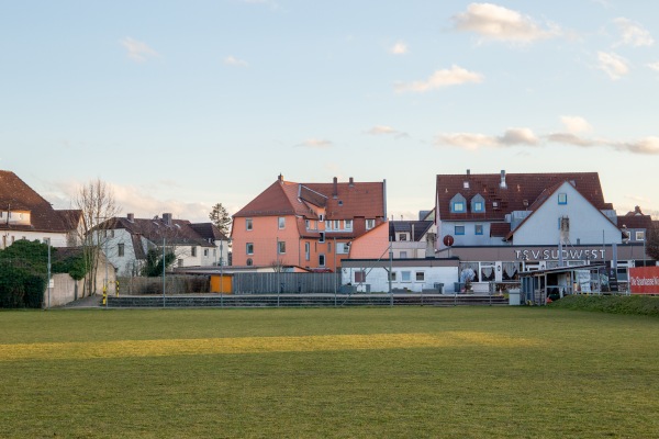 Kontiki Arena Nebenplatz 1 - Nürnberg-Röthenbach