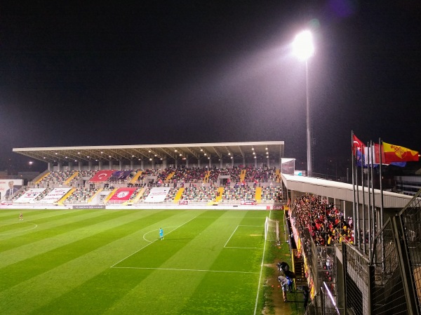 Bornova Aziz Kocaoğlu Stadyumu - İzmir