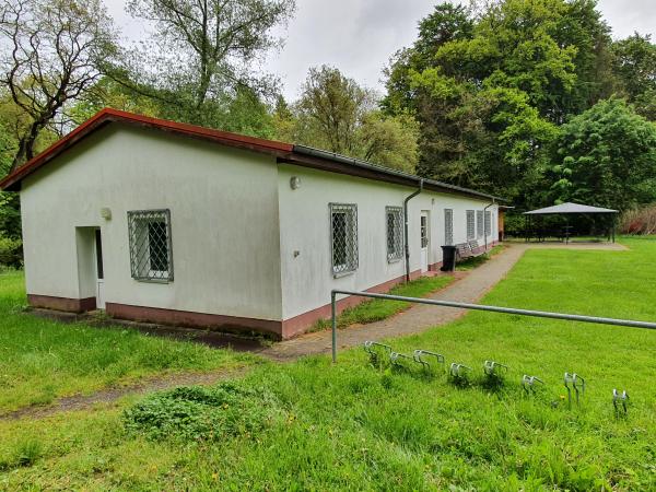 Sportplatz im Schloßpark - Süderholz-Klevenow