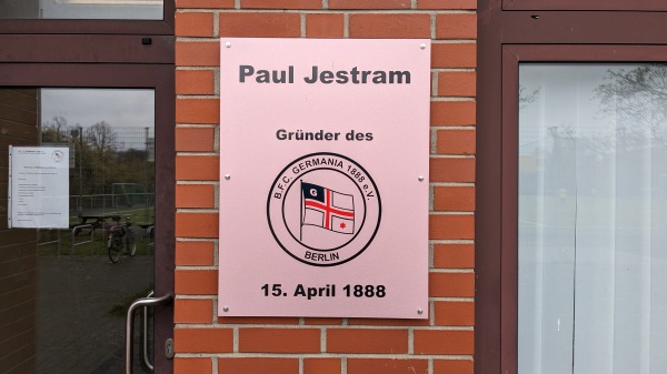 Paul-Jestram-Sportanlage - Berlin-Tempelhof