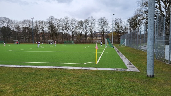 Bezirkssportanlage Surheimer Weg Platz 4 - München-Sendling