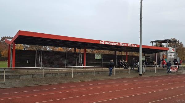Heinrich-Meyer-Stadion im Sportzentrum Hohnstorf - Hohnstorf/Elbe