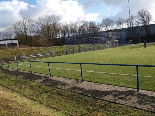 Bezirkssportanlage Westender Straße Kunstrasen II - Duisburg-Meiderich