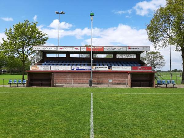 Sportpark 'n Kadiek veld 1 - Hellendoorn-Daarle