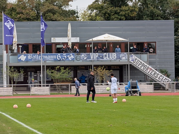 Bezirkssportanlage Krähenacker - Meerbusch-Osterath