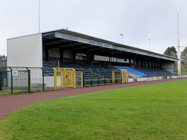 Hermann-Löns-Stadion - Paderborn-Schloß Neuhaus