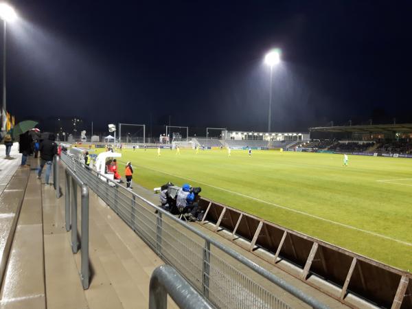 Stadion am Brentanobad - Frankfurt/Main-Rödelheim