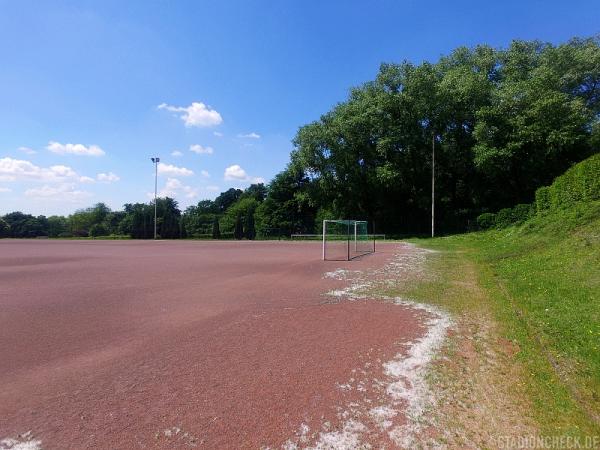 Sportplatz Wilkhausstraße - Wuppertal-Hatzfeld