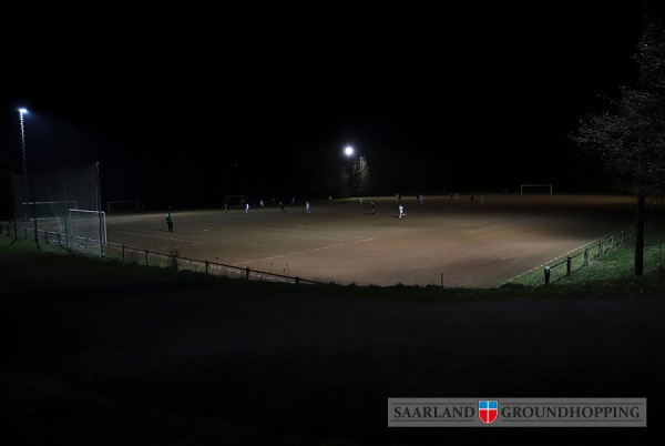 Sportplatz Kreuzhügel - Ruschberg