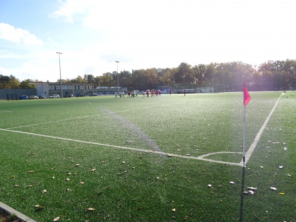 Stadion Miejski w Śremie obok - Śrem