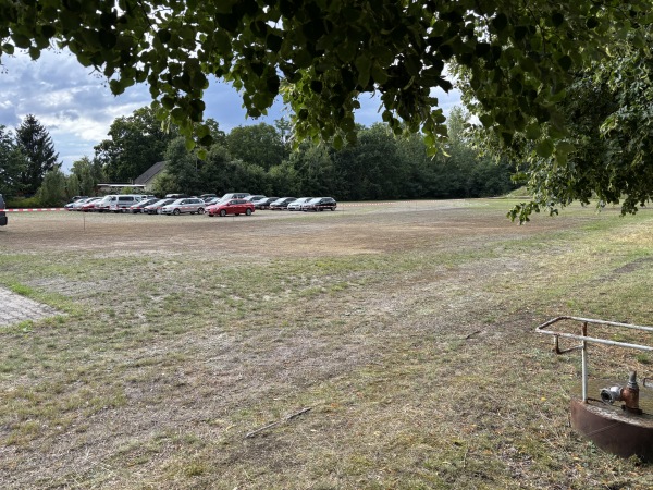 Helmut-Berner-Stadion Nebenplatz - Lauchhammer-Kleinleipisch