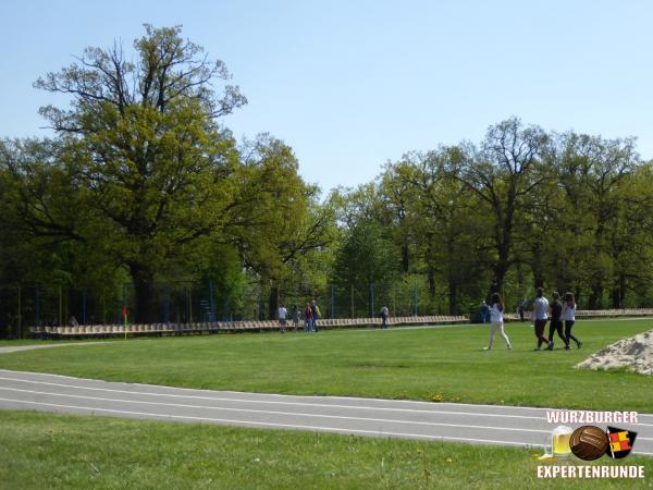 Tsentralnyi stadion - Velyki Hai