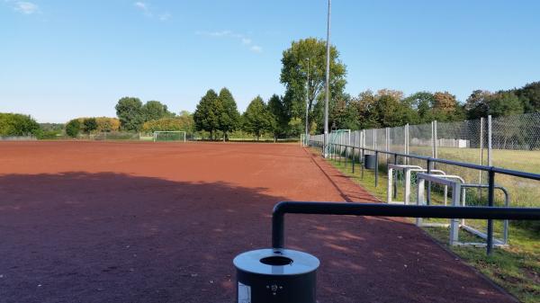 Sportplatz Am Damm - Köln-Weiß