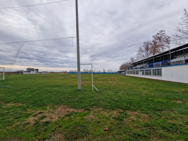 Stadion FK Zadrugar - Lazarevo