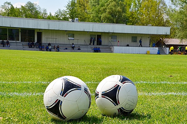 Ehemaliger Zustand: Clubheim abgebrannt