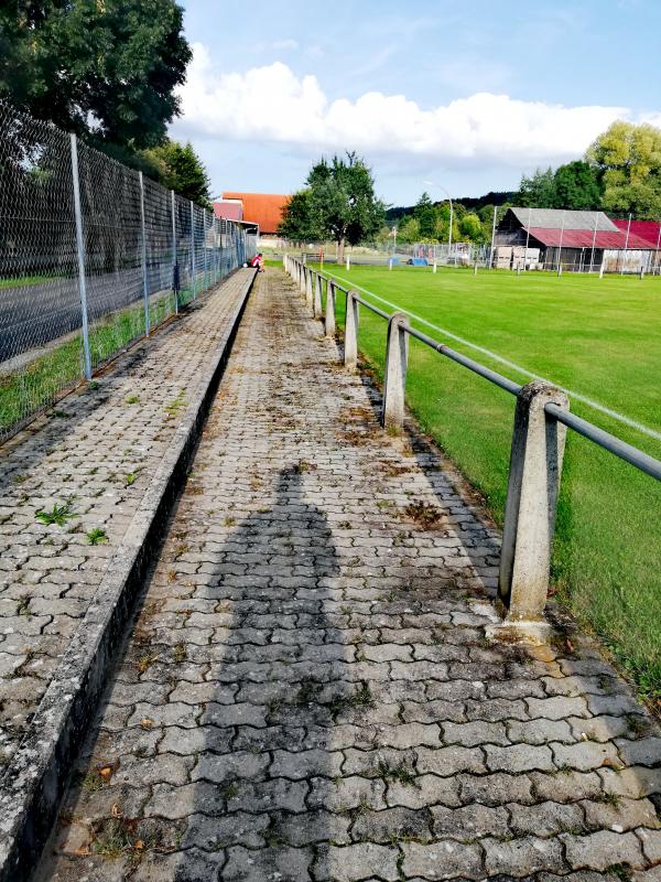 Sportplatz an der Bachgrundhalle - Eußenheim-Aschfeld