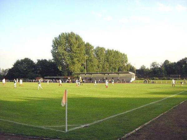 Karl-Hirsch-Stadion der Bezirkssportanlage Zur Burkuhle - Bochum-Kornharpen