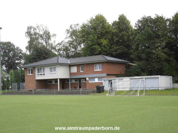 Dreizehnlindenstadion Nebenplatz oben - Paderborn-Elsen