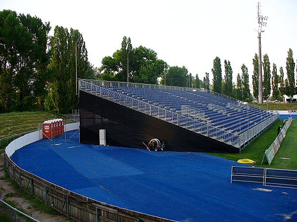 Wiener Neustädter Stadion - Wiener Neustadt