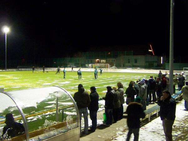 Sportplatz an der B80 2 - Seegebiet Mansfelder Land-Lüttchendorf