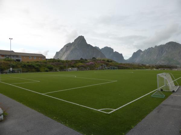 Reine stadion - Reine