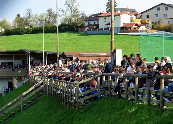 Sportplatz Neukirchen - Neukirchen an der Vöckla