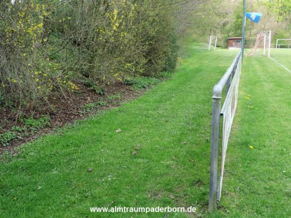 Sportplatz Sternlied - Büren/Westfalen-Weine