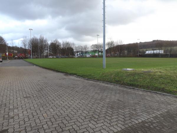 Sportzentrum Plötzer Platz 2 - Königsbach-Stein